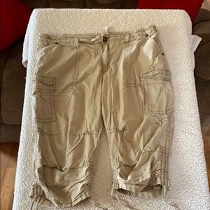 Khaki capri pants